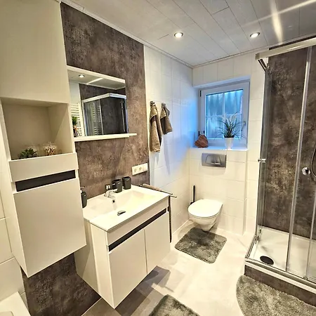 Apartment Ruhige&gemütliche Mit Balkon